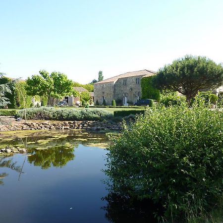 Logis De La Robliniere Bed & Breakfast Landevieille Exterior photo